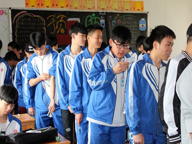 1-1PF6104549557.jpg